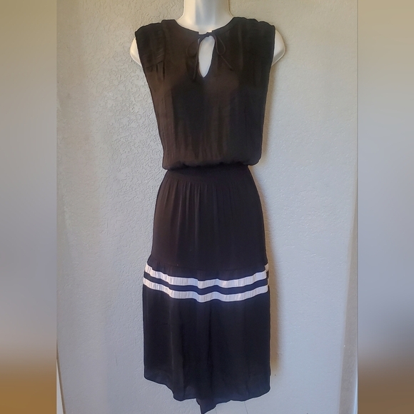 Simply Vera Vera Wang Dresses & Skirts - Simply Vera Vera Wang Pintuck Black Midi Dress with White Stripes Size XL